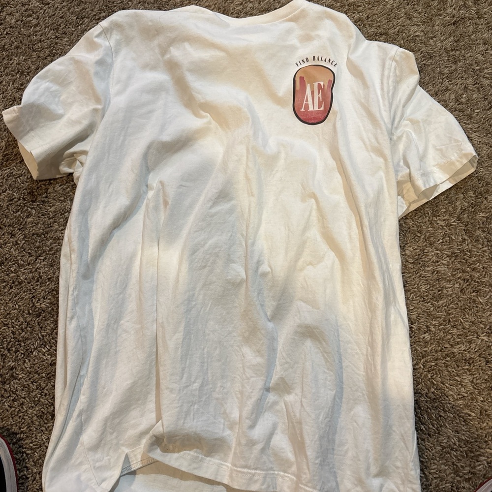 AE White Graphic Tee